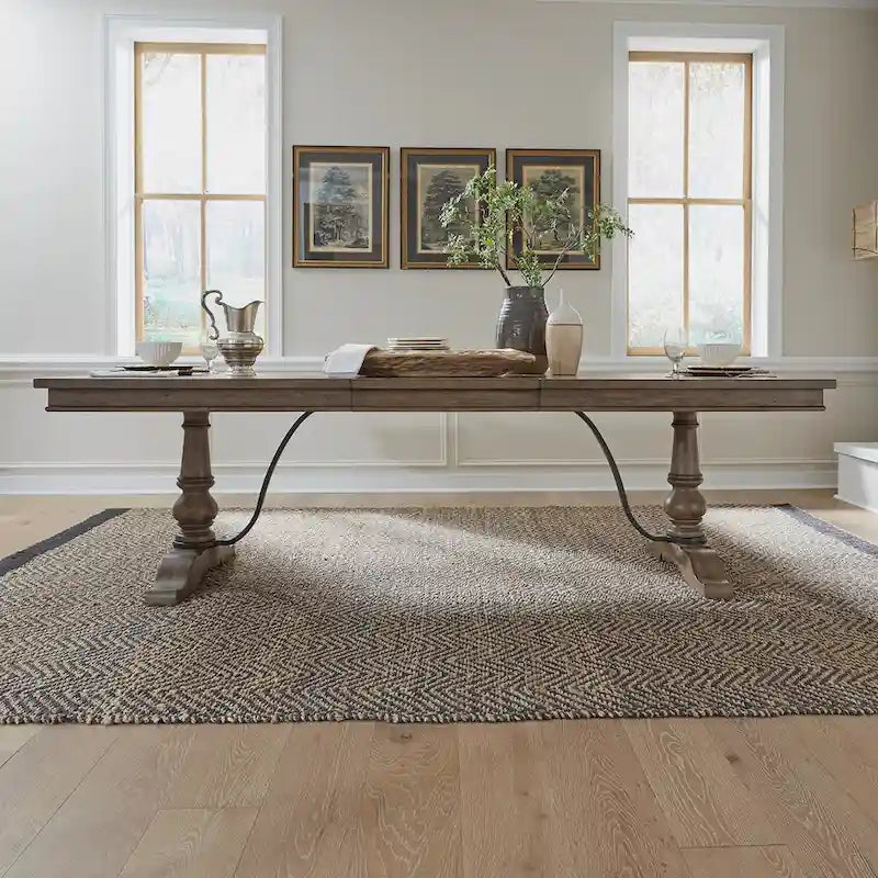 Ensemble table de salle à manger et chaises de ferme Americana, taupe clair, avec piédestal, plusieurs options disponibles